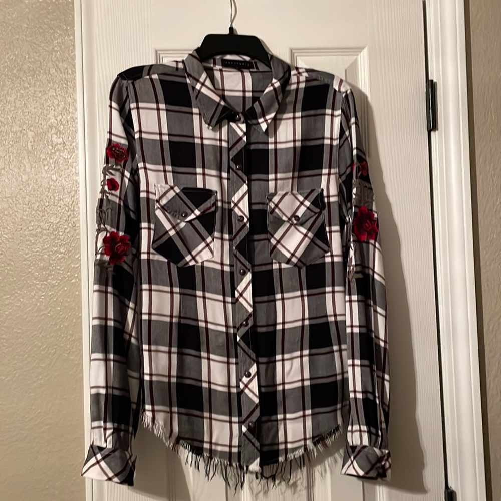 Sanctuary Black/White Size Medium Snap Button Down Shirt with Stitching on Arms